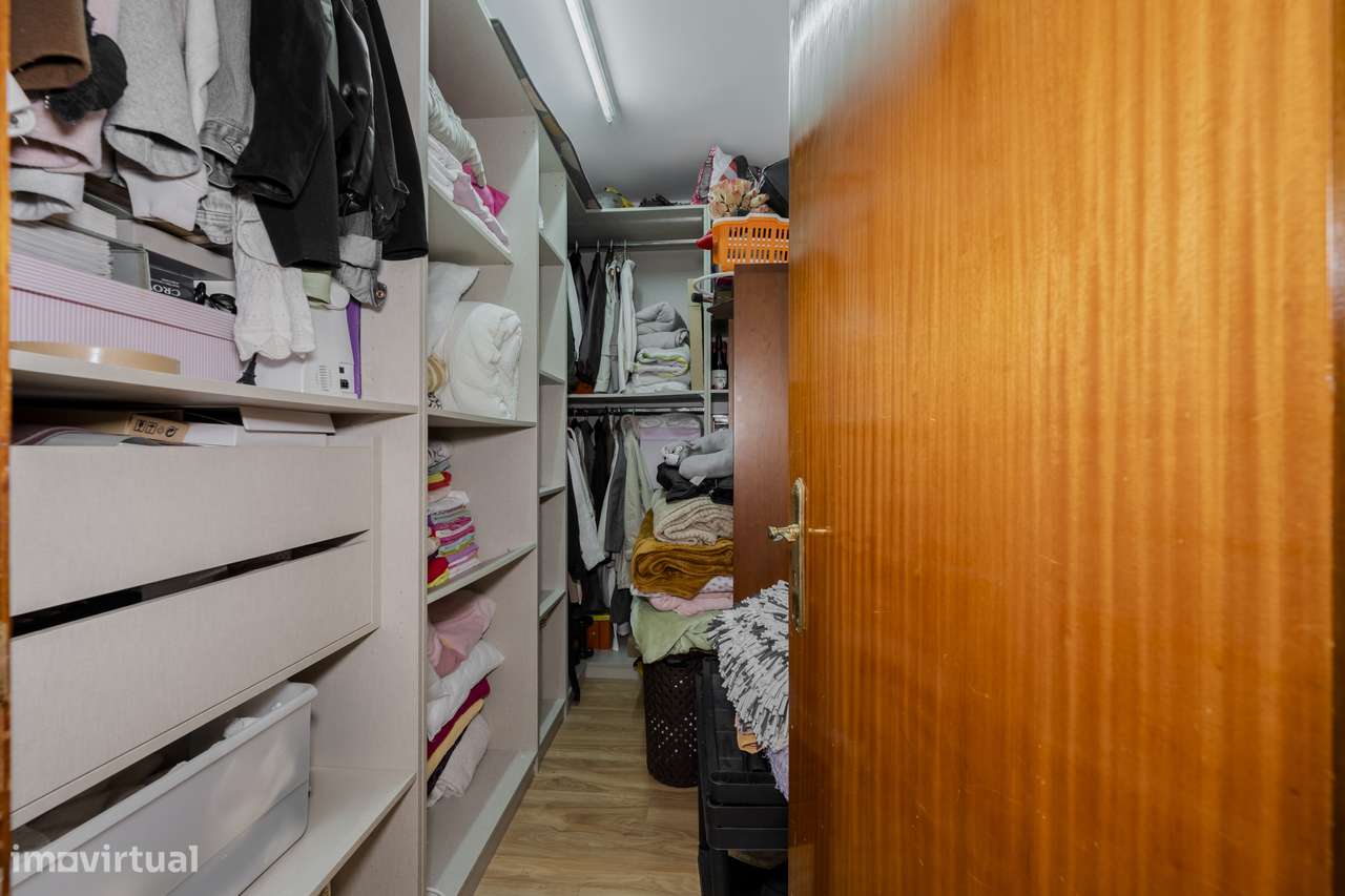 Apartamento T3 Remodelado no Centro de Braga-18