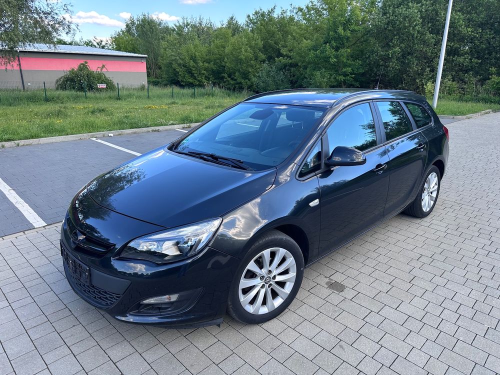 Opel Astra J 1.4 Turbo 2012