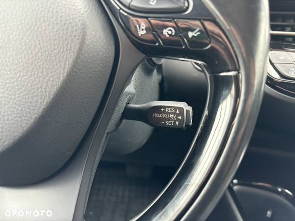 Toyota C-HR Hybrid Style Selection - 22