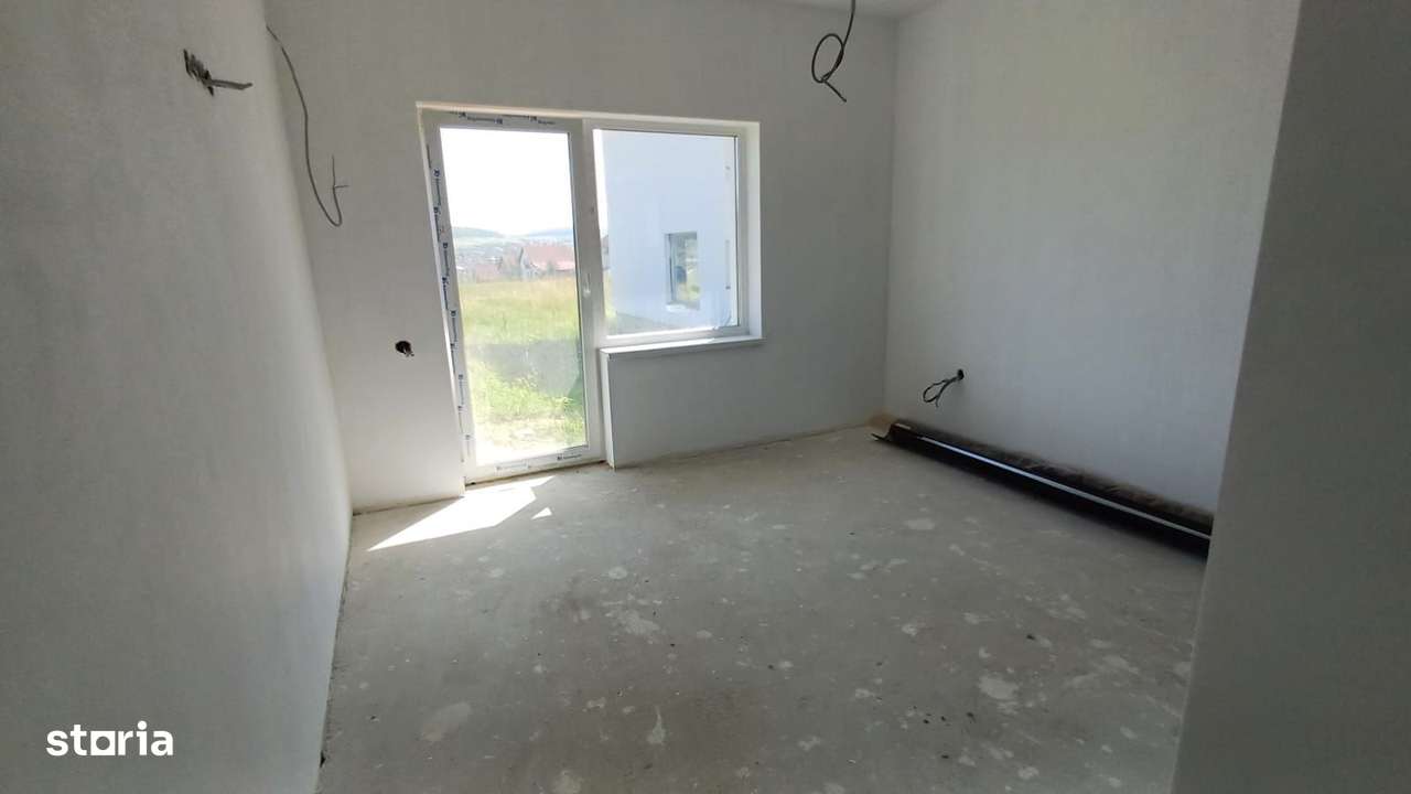 Casă individuală - Corunca-1460 mp teren-6