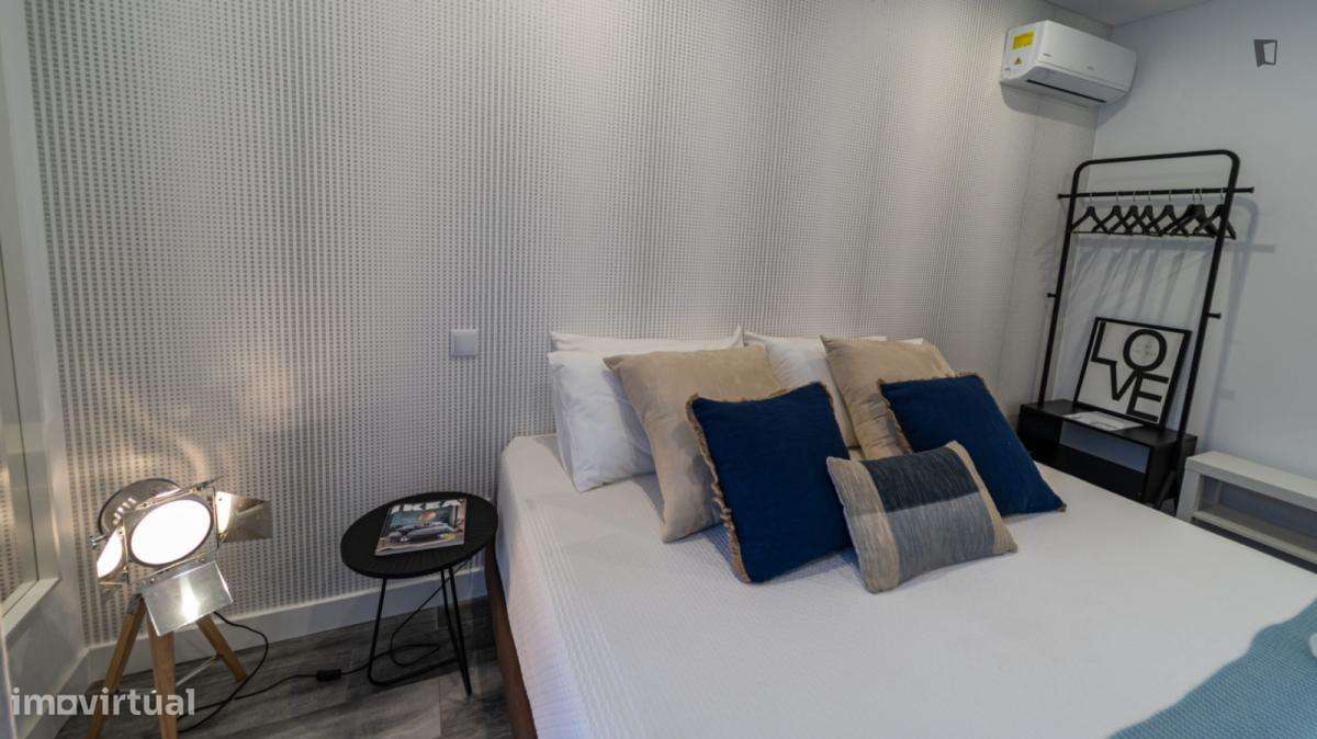 Quarto - localizado em Faro - Grande imagem: 4/27