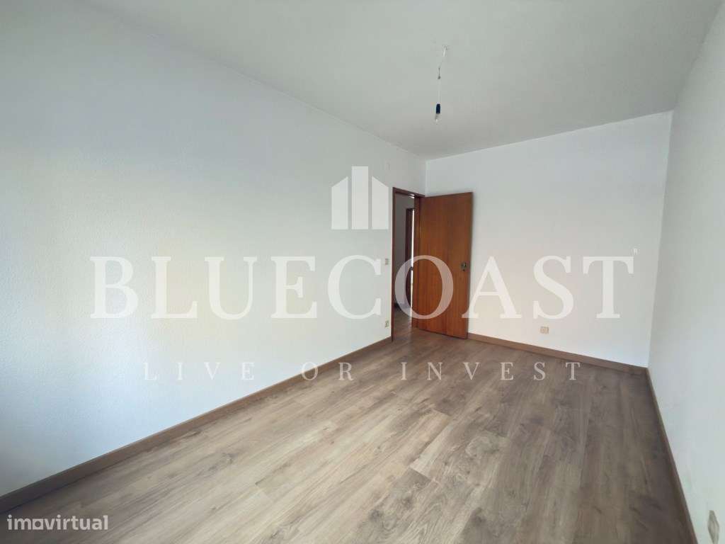 Apartamento de 4 assoalhadas com Excelente Localização e Ampla Ofer...-17