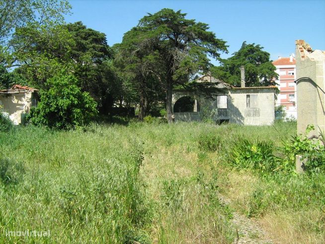 Terreno com 19.440m² para construção em Casais de Mem Martins-5