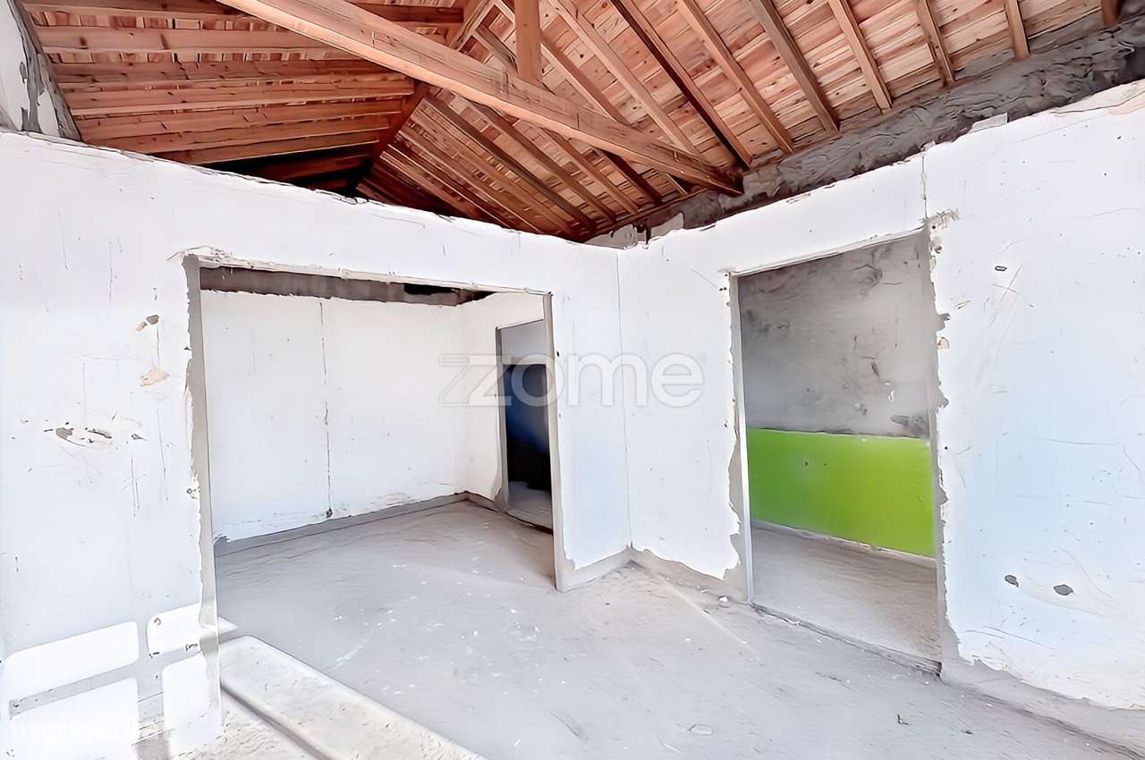 Moradia T4, Possibilidade de divisão em 3 Apartamentos, Vila do Porto - Grande imagem: 5/16