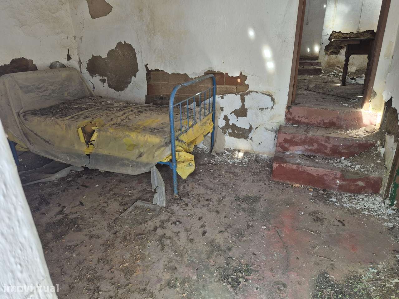 2 moradias terreas com terreno separado na Corte Zorrinho-Almodovar-3