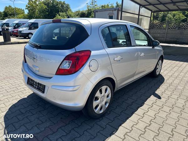 Opel Corsa 1.2 16V Edition - 4