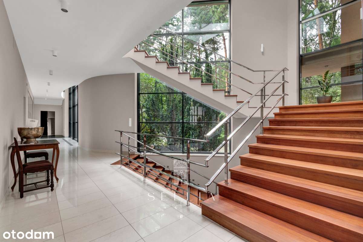 Luksusowa rezydencja z basenem w Strefie A-6