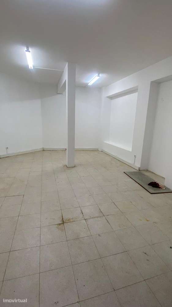 Loja com 123m2 - com contrato de arrendamento, ideal para investidores-8