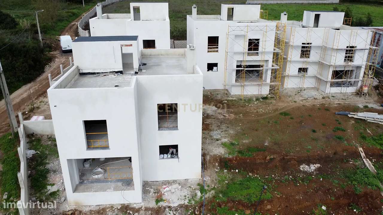 Moradia T4, condomínio fechado, Loures, piscina, 3 parqueamentos, vist - Grande imagem: 5/24