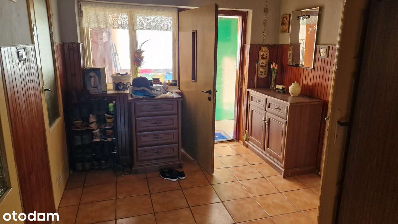 Poręba dom blisko centrum, parterowy z poddaszem do adaptacj-14