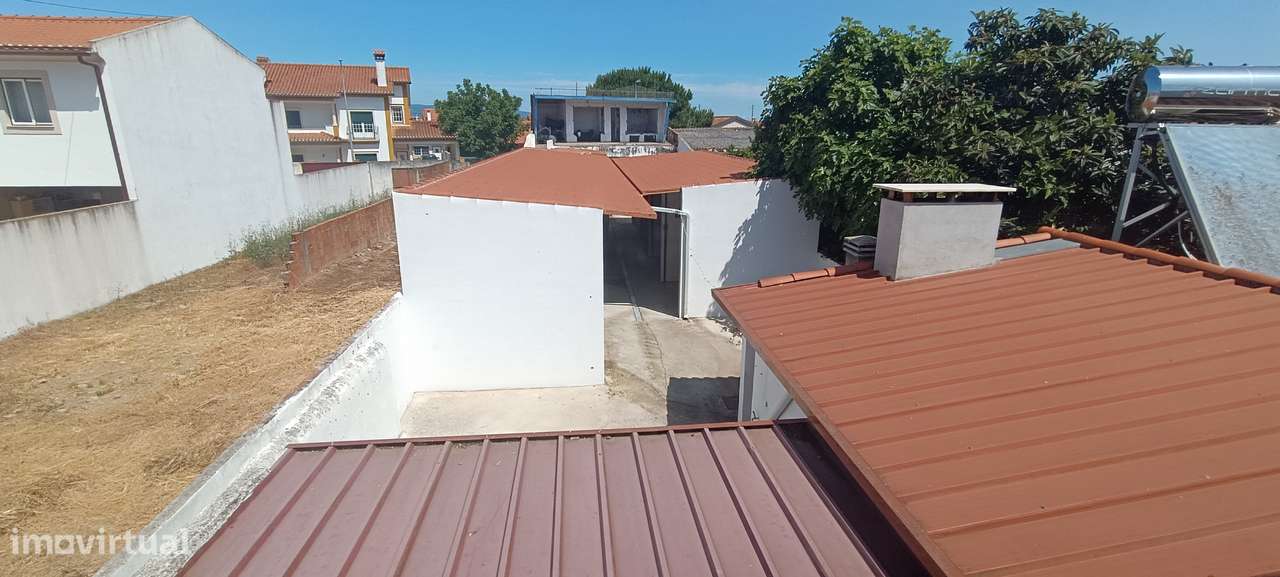 Moradia V5 com logradouro e 10 boxes para cavalos-19