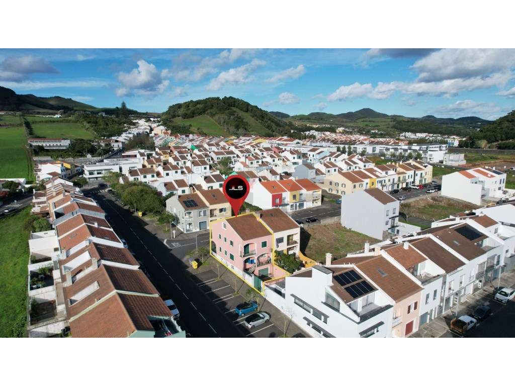 Moradia V4+1 próximo do Parque Urbano, São Pedro, Ponta Delgada-27