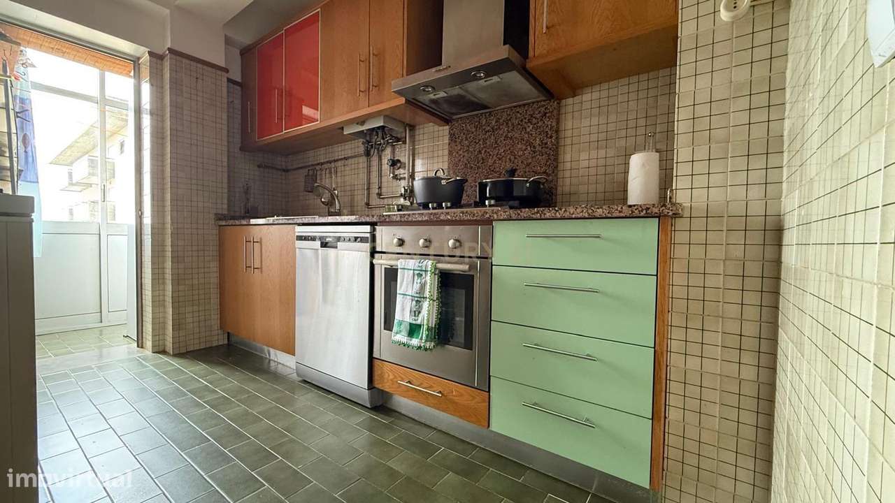 Apartamento T2 na Marinha Grande com Vista para a Cidade - Grande imagem: 4/12