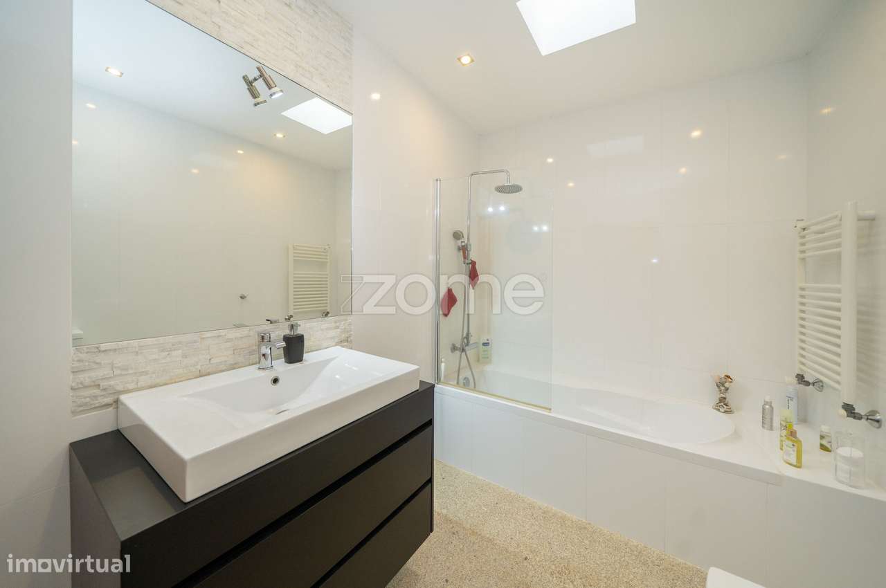 Moradia T5 + 1 com Piscina em Espinho, Braga-44