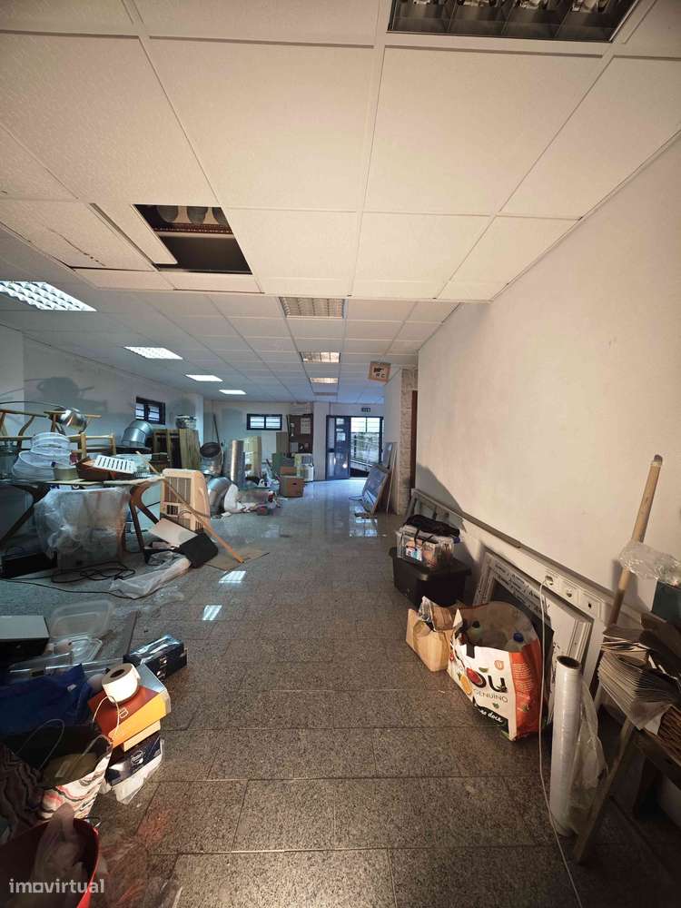 Apartamento T4 305 m² Piscina e Jardim Privado Ler Anúncio-10