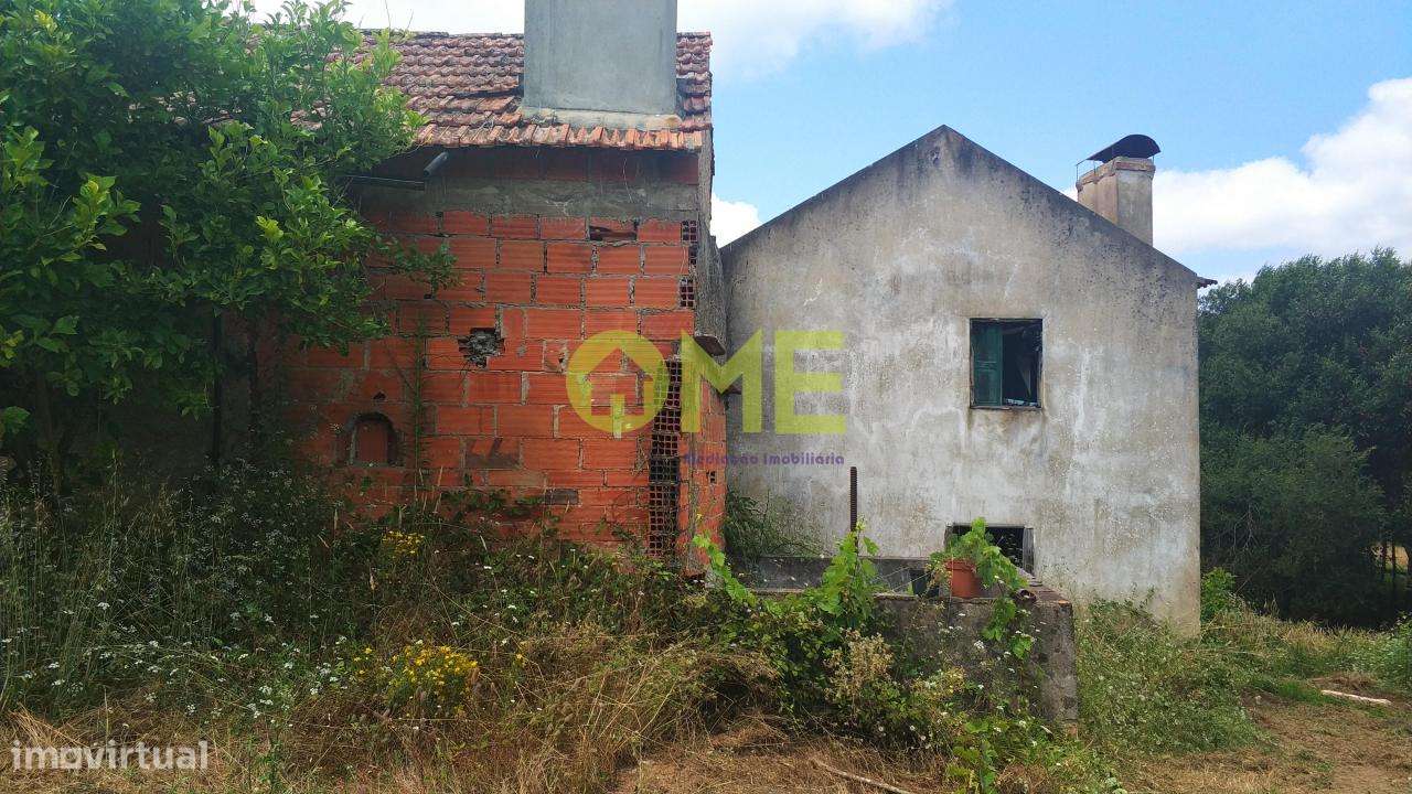 Moradia para restauro com terreno - Grande imagem: 5/12