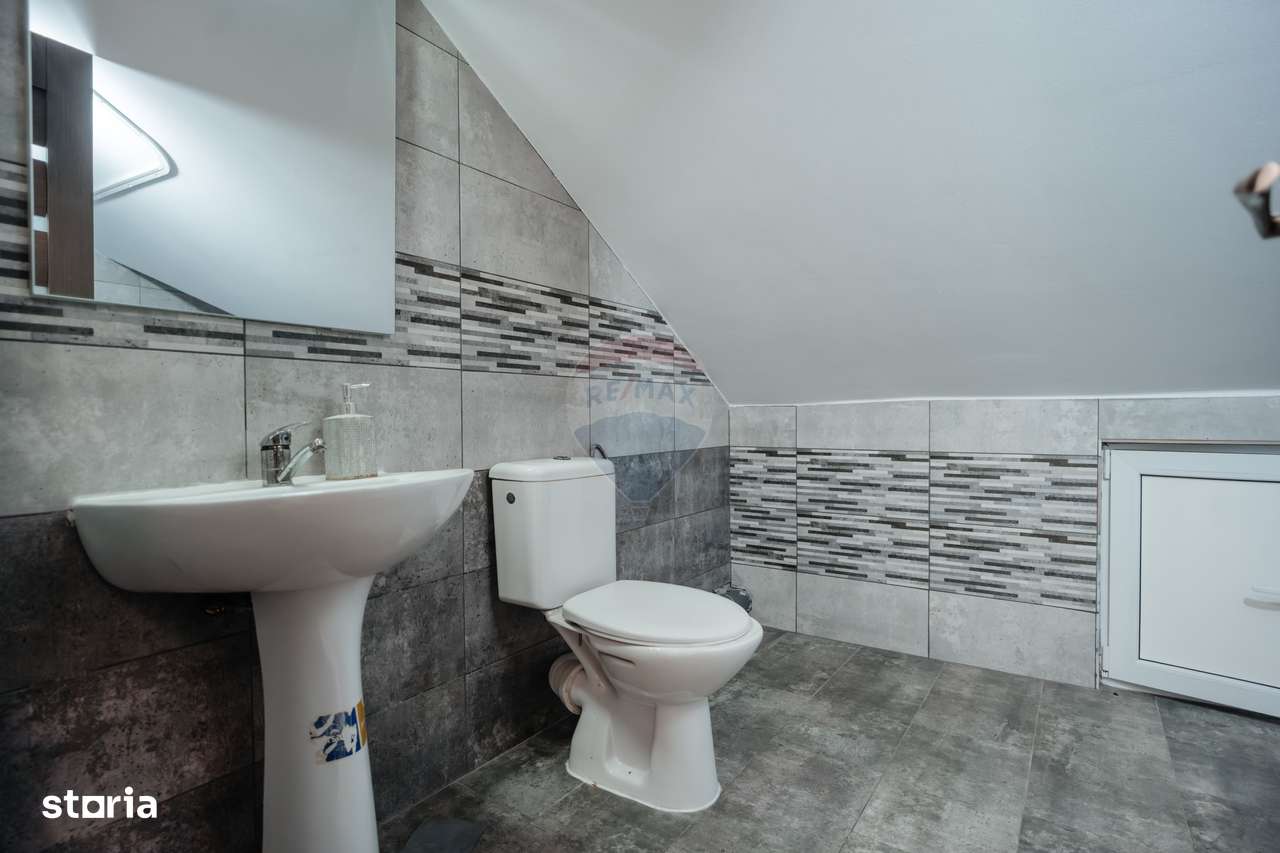 Apartament cu 3 camere de vânzare în zona Burdujeni-3