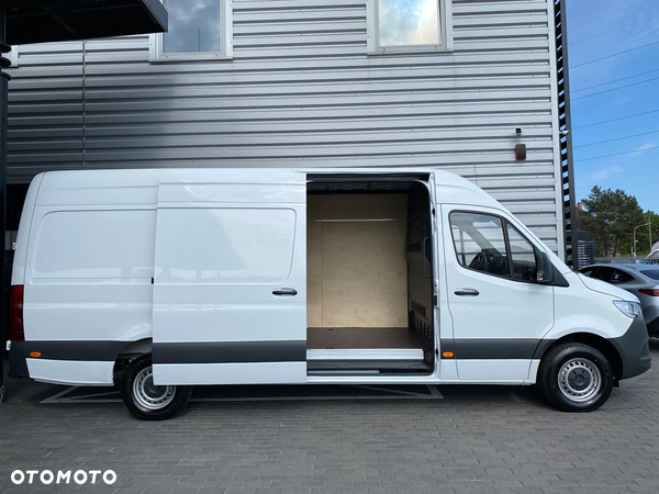 Mercedes-Benz Sprinter - 4