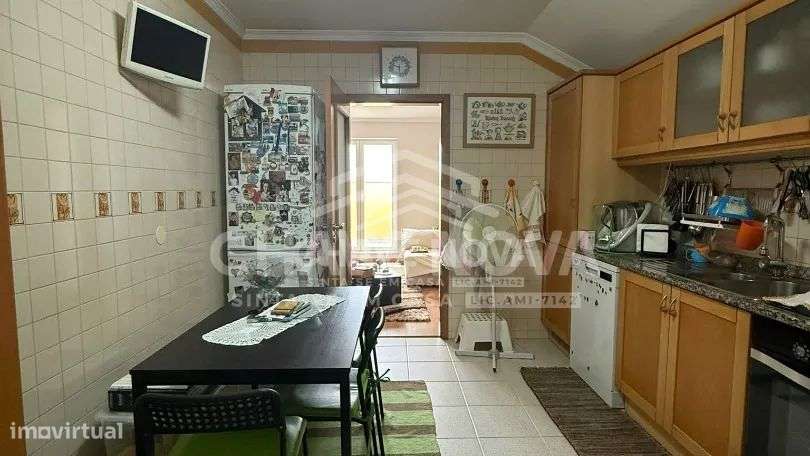 Apartamento T2 no último andar com 3 varandas e garagem-4