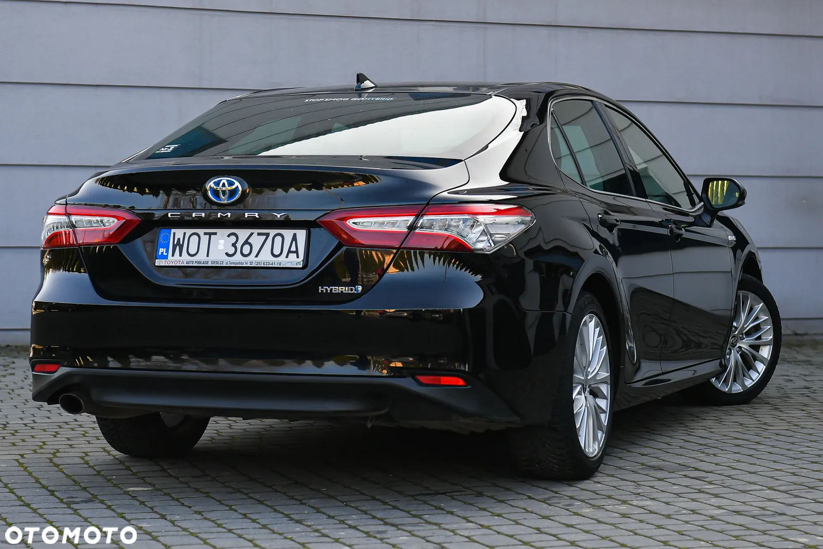 Toyota Camry - 16