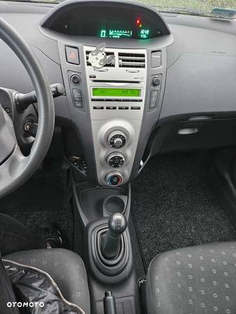 Toyota Yaris 1.0 Luna A/C - 9