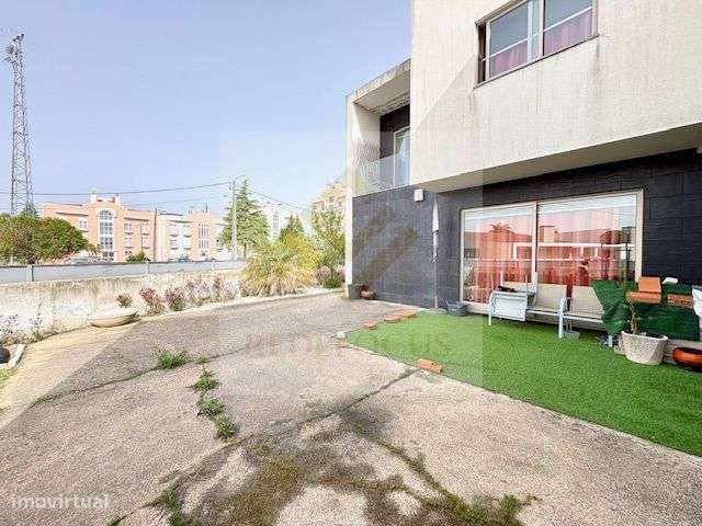 Moradia T4 com espaço exterior em Válega-33