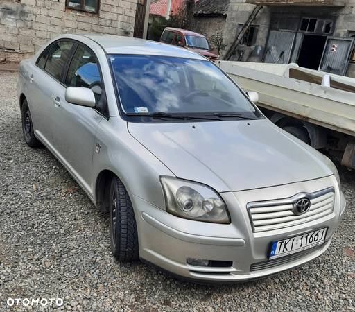 Toyota Avensis - 1