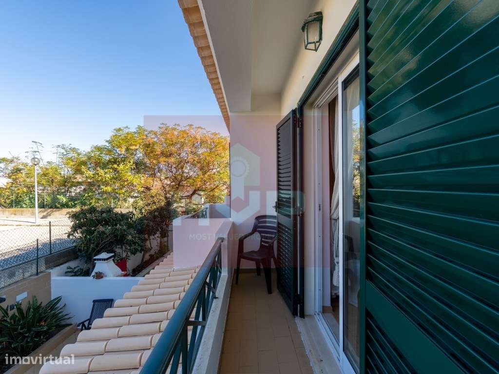 Moradia em banda V3 em Quelfes-24