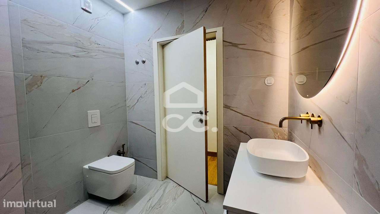 Apartamento T3 de Design Exclusivo no Coração da Baixa de Setúbal-26