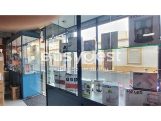 Loja com boas áreas localizada no centro da vila de Aljustrel - Grande imagem: 2/12