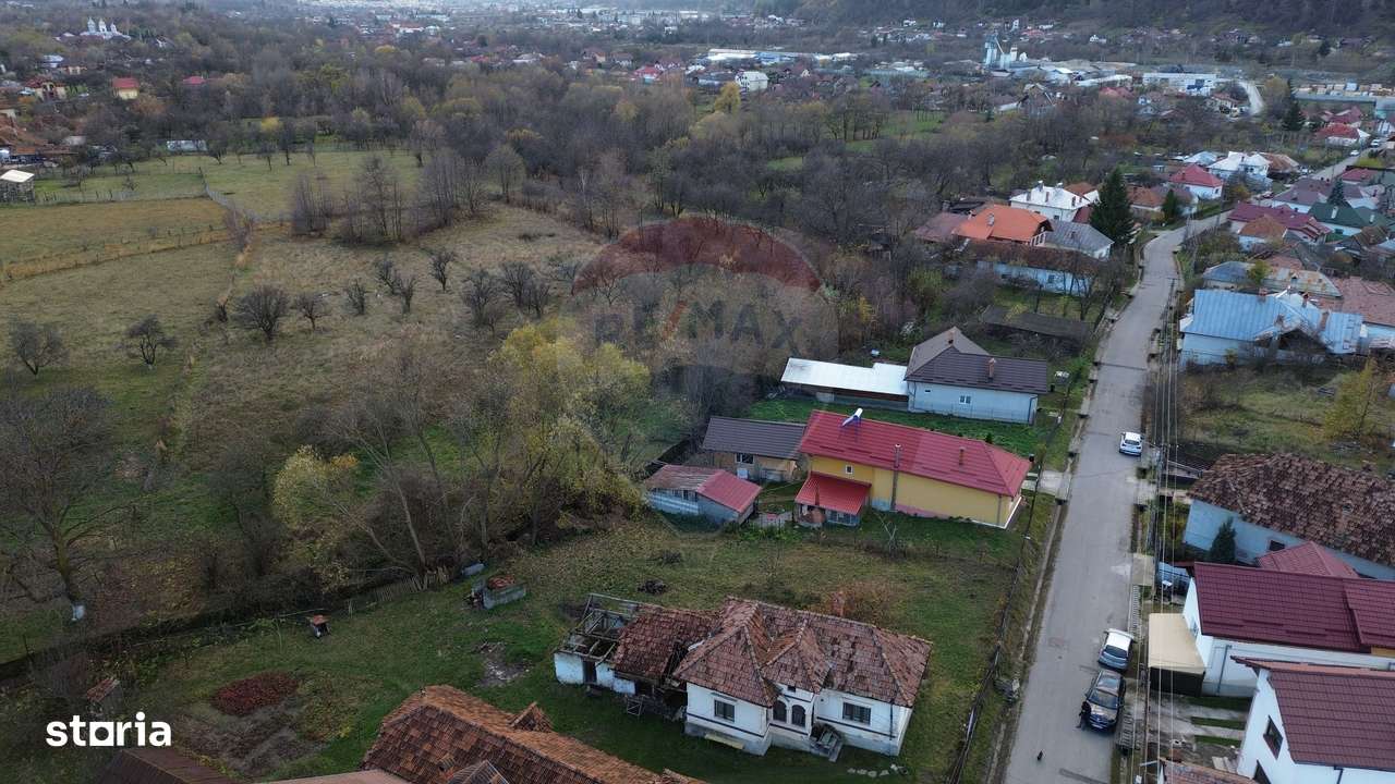 Casă si teren de vânzare in Leresti la super preț-9