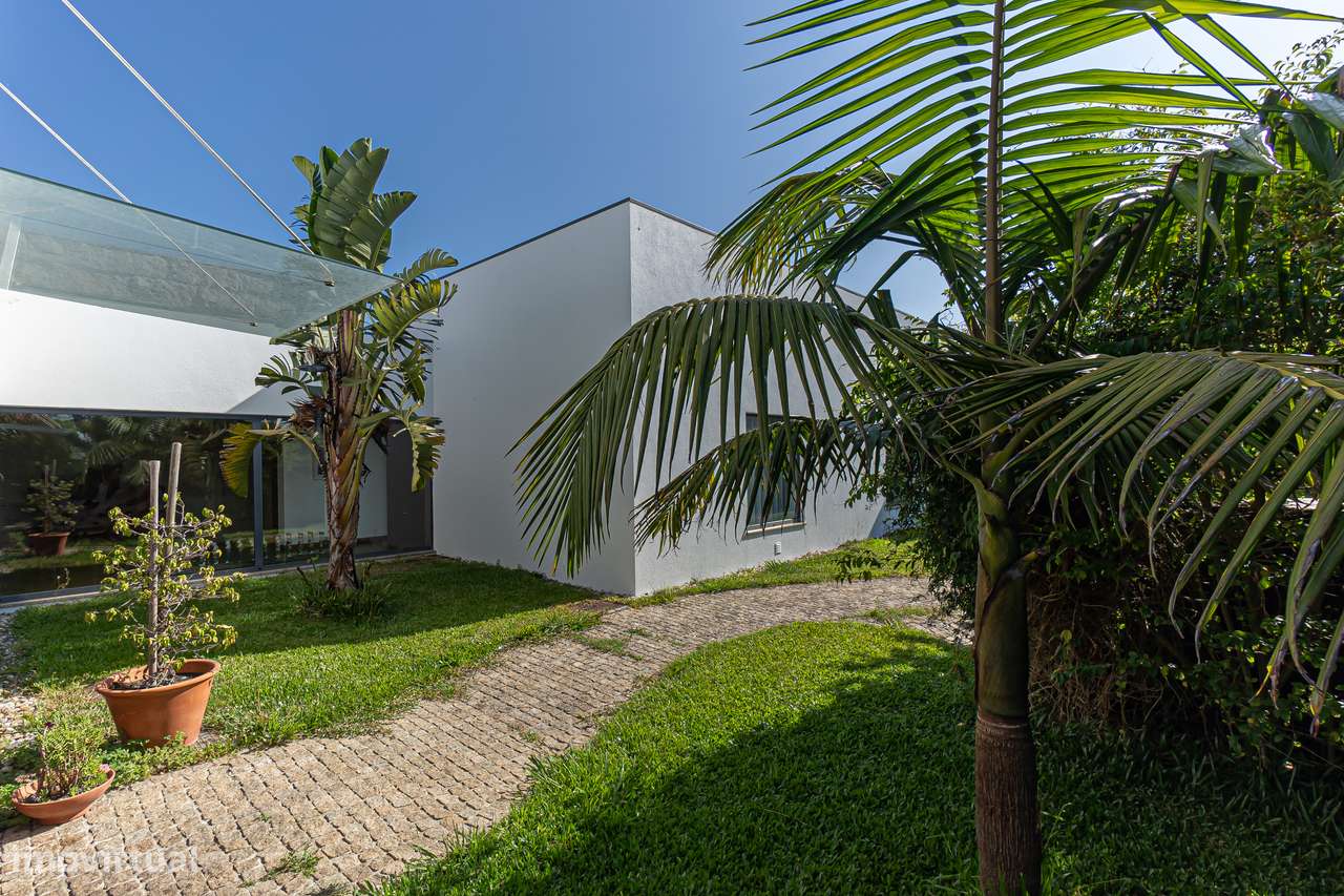 MORADIA TÉRREA T3 de LUXO a 1KM da PRAIA , com 348 m² em LOTE 2300 m²-9