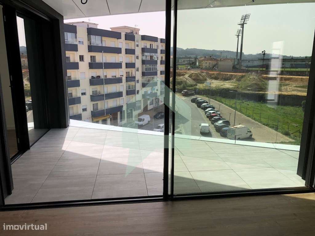 Apartamento T3, como novo, em Barcelos.-9