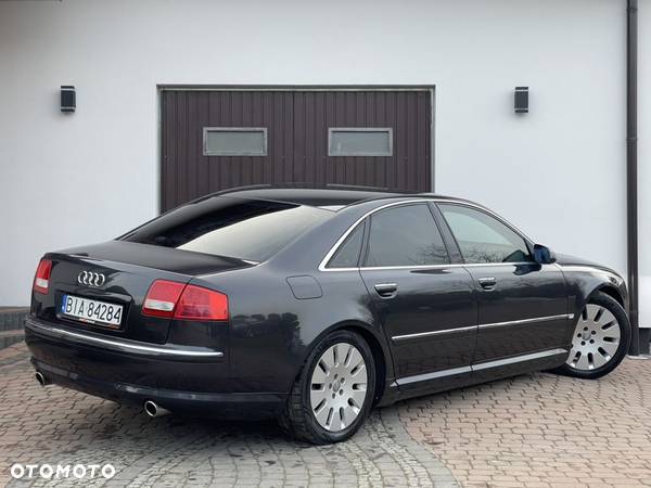 Audi A8 4.2 Quattro - 10