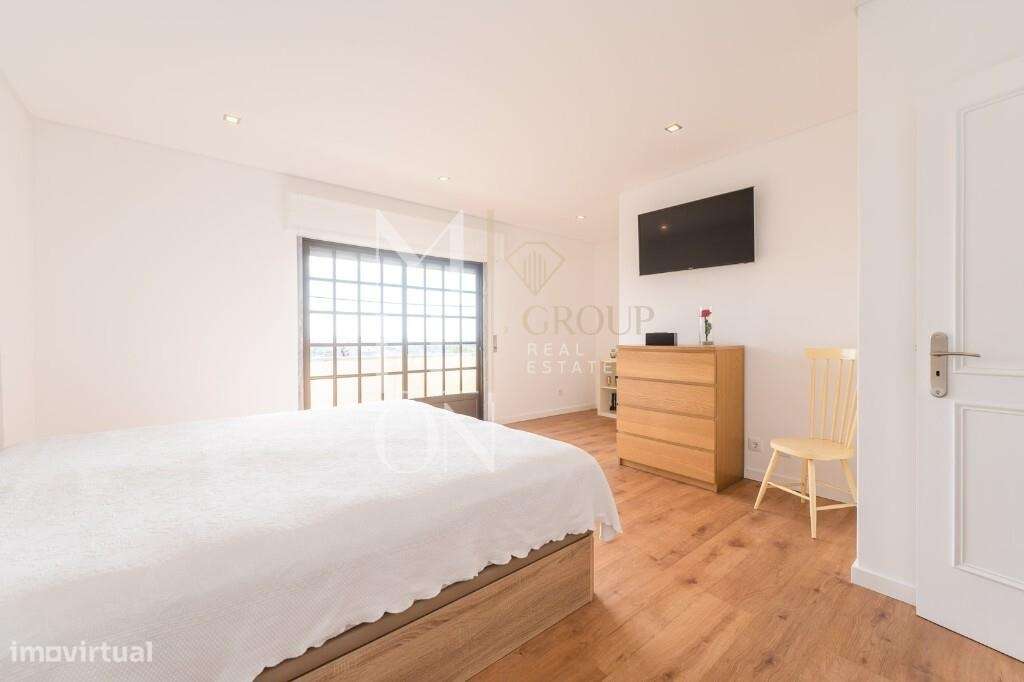 Moradia T2 em Banda com Excelente Exposição Solar e Terraço Amplo – Al - Grande imagem: 5/37