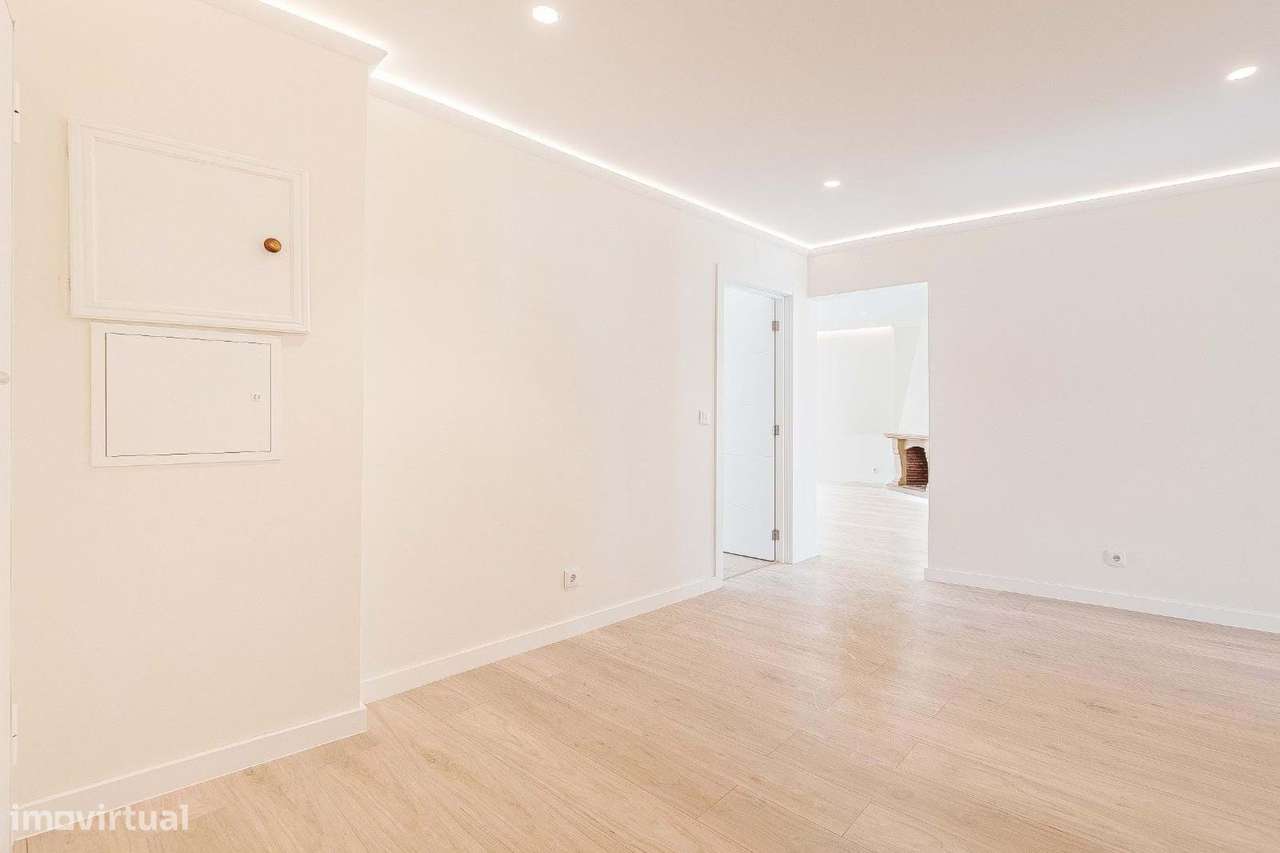 T4 Premium | 172 m² | Acabamentos de Luxo | 9.º Andar | Massamá – A Me-19