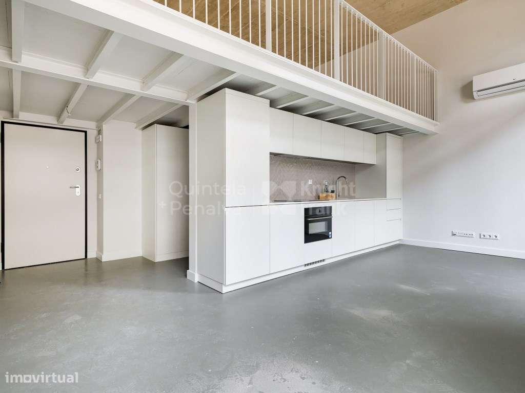 Loft T0 para arrendamento com garagem em Miraflores - Grande imagem: 5/26