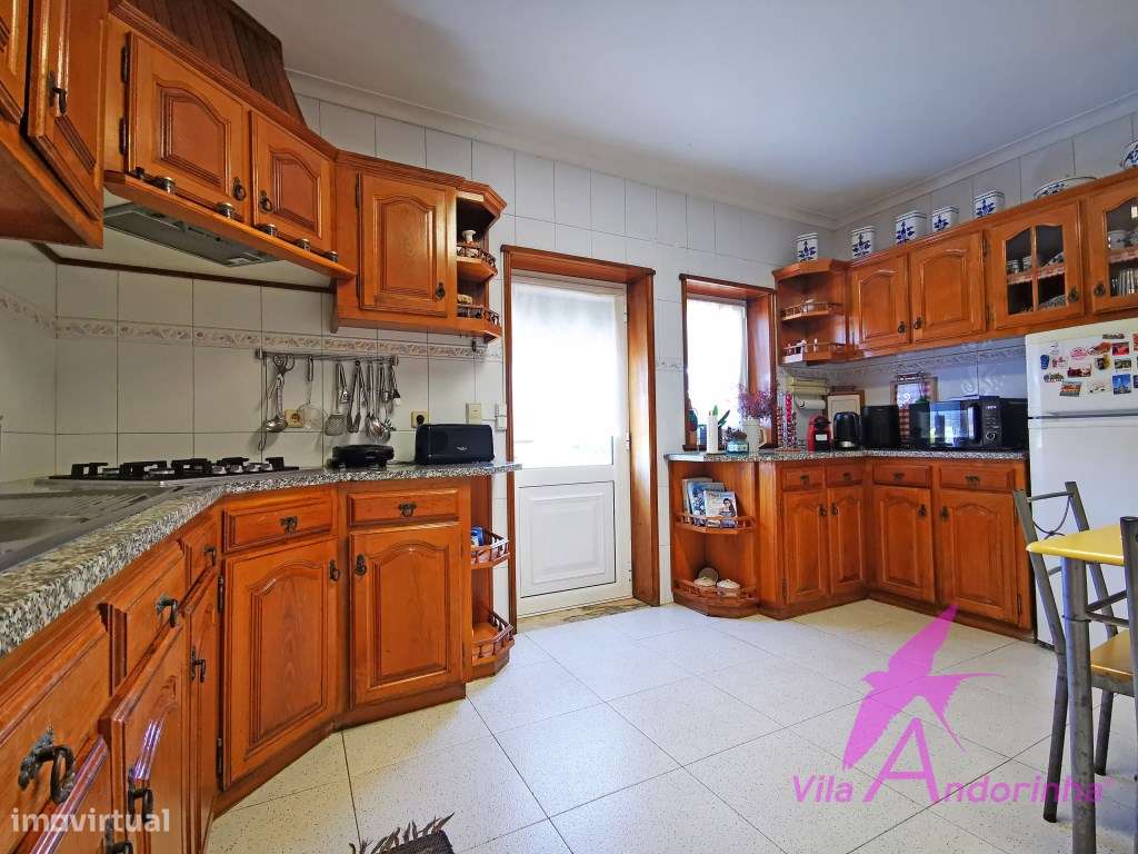 Moradia T4 independente com amplo jardim, garagem e cave - Santa Ma...-8