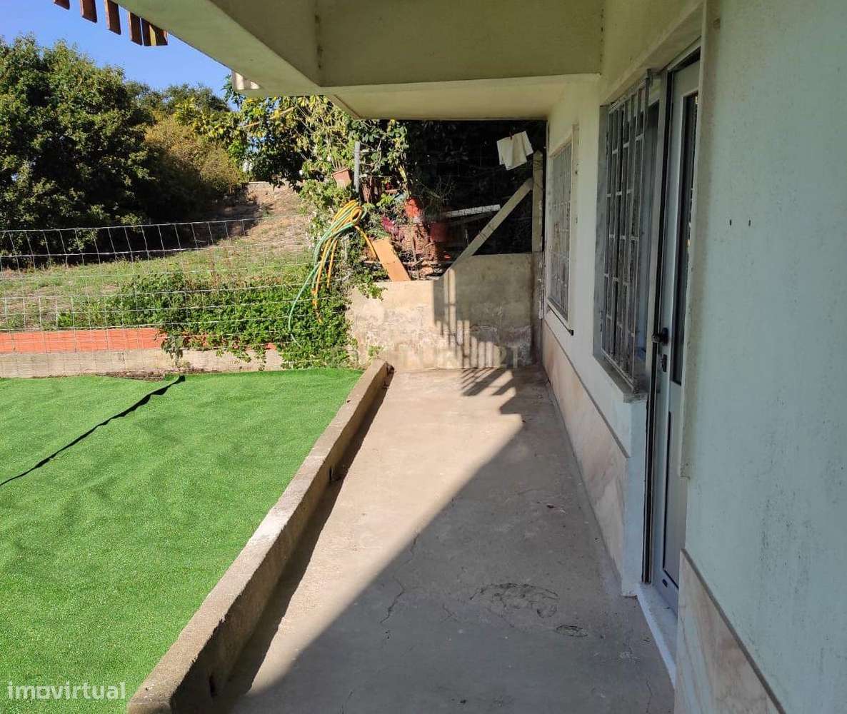 Apartamento T3 Renovado com espaço exterior.-10