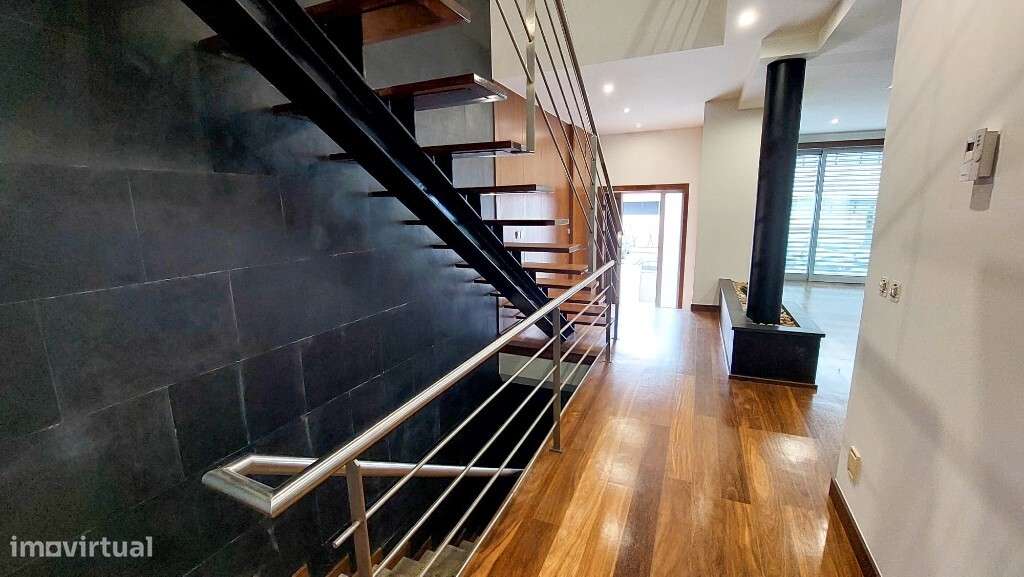 Moradia V4+1 em Banda com Piscina - Dume, Braga-11