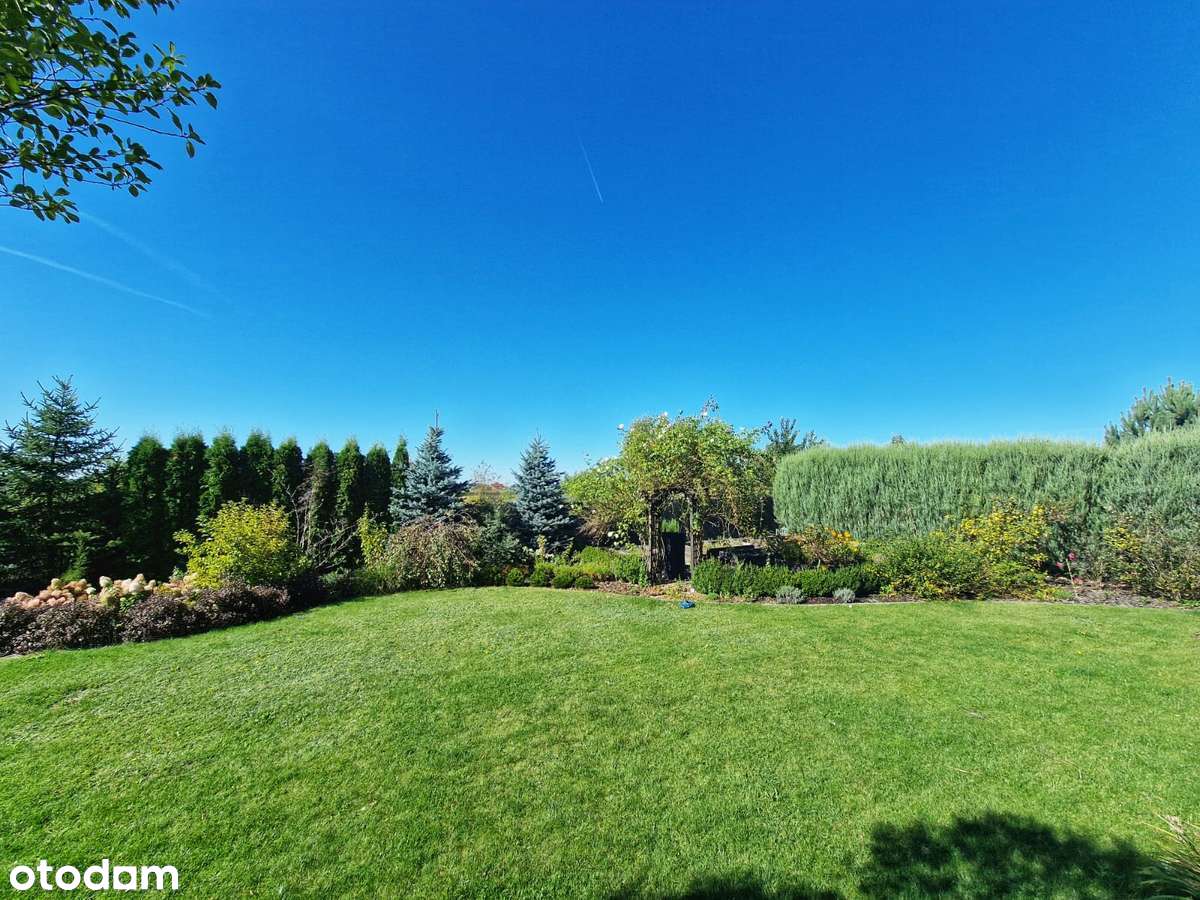 Energooszczędny dom wolnostojący z pompą ciepła i pięknym ogrodem - Pełny obrazek: 2/20