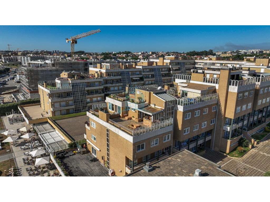 Penthouse T4 à Venda na 1 Linha de Praia - Grande imagem: 3/45