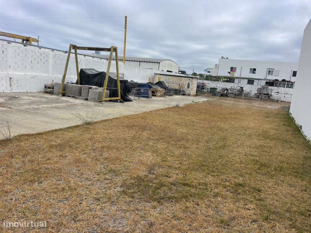 Venda conjunta de imóveis para atividade industrial com edifício e ...-36