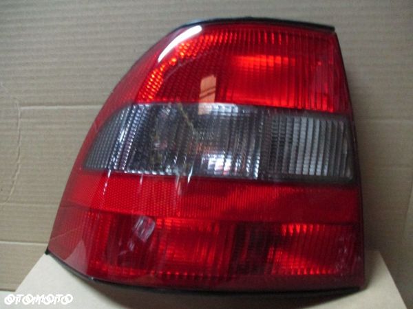 LAMPA TYLNA LEWA OPEL VECTRA B 95-98 - 1