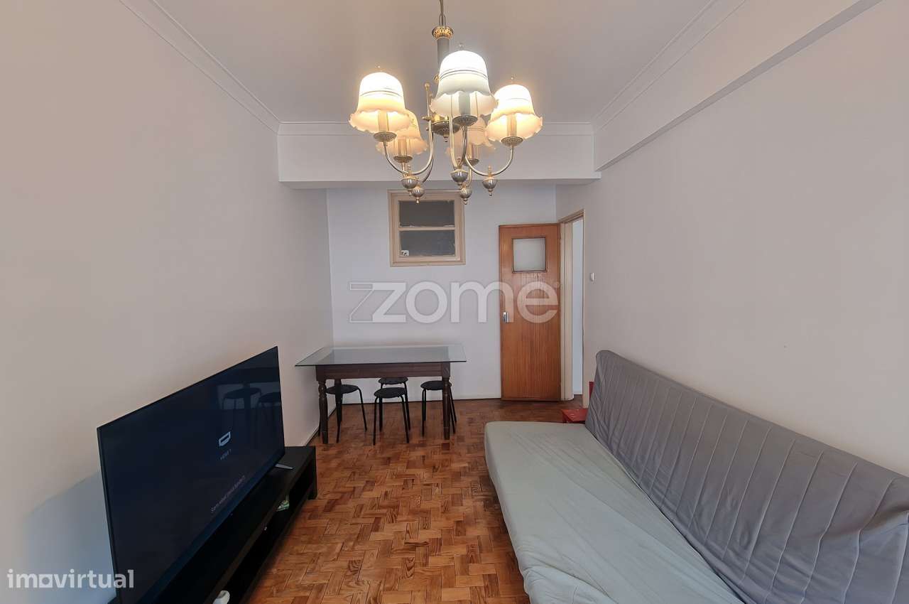 T2 Póvoa de Santo Adrião próximo a comércio, transportes e escolas - Grande imagem: 3/16