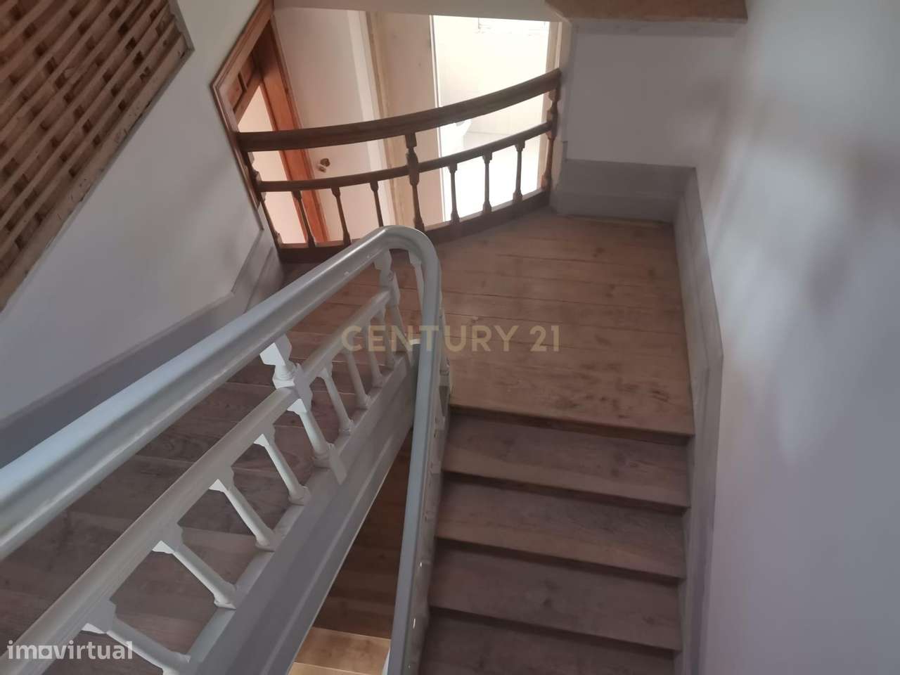 Prédio com vista soberba sobre o rio Mondego-14