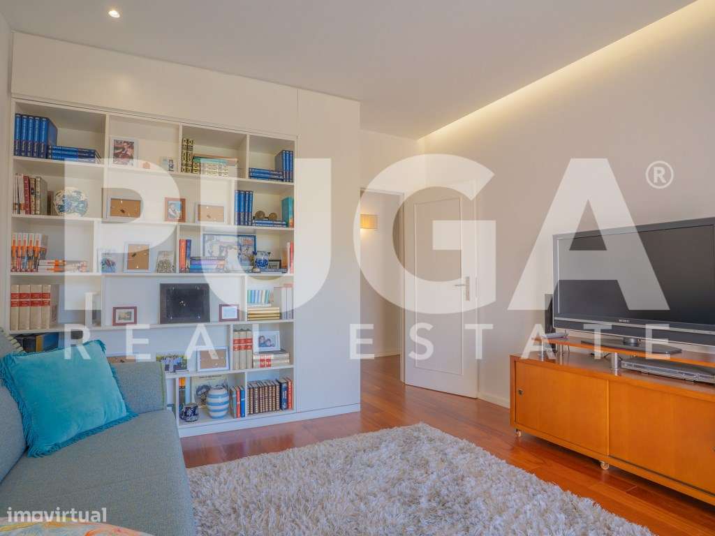 Apartamento de Prestígio na Praça Velásquez - Porto-18