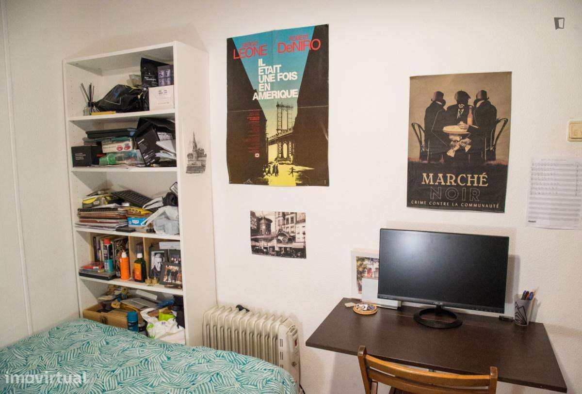 Quarto - localizado em Intendente Lisbon - Grande imagem: 5/19