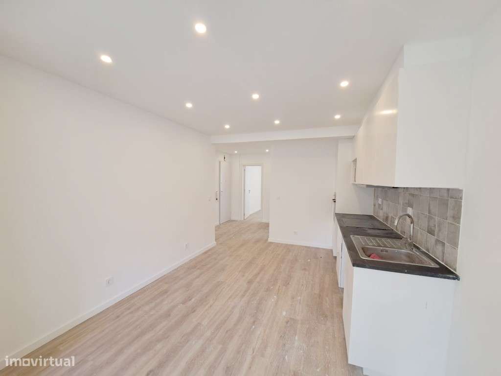 Apartamento T2 com pátio para venda em Algueirão-Mem Martins - Sint...-35