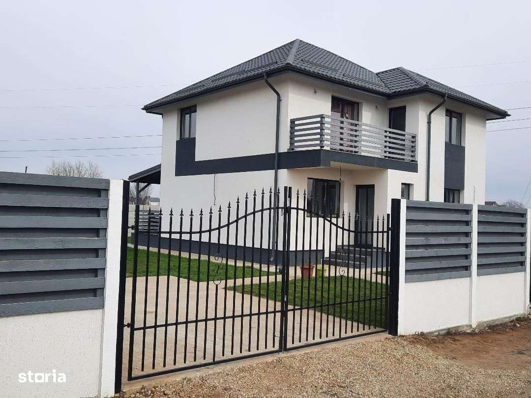 FARA COMISION casa cu 4 camere 2 bai P+1+pod terasa beci LA CHEIE - Imagine principală: 1/15